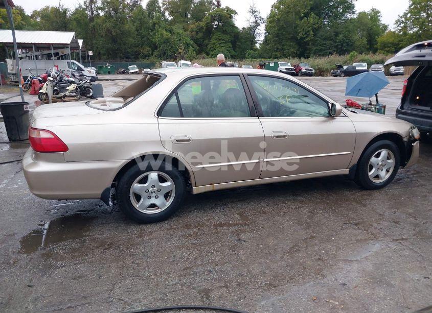 Photo 13 of 2000 Honda Accord 3.0 EX (VIN 1HGCG1652YA019125)