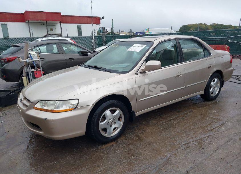 Photo 2 of 2000 Honda Accord 3.0 EX (VIN 1HGCG1652YA019125)