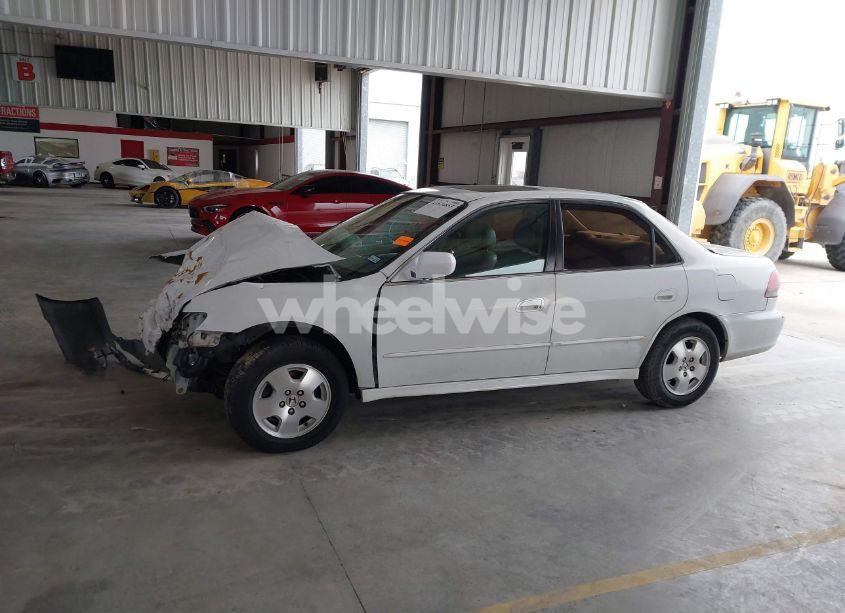 Photo 13 of 2001 Honda Accord 3.0 EX (VIN 1HGCG16531A015431)