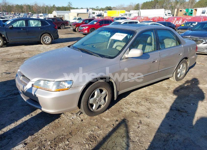 Photo 2 of 1999 Honda Accord EX V6 (VIN 1HGCG1653XA033792)