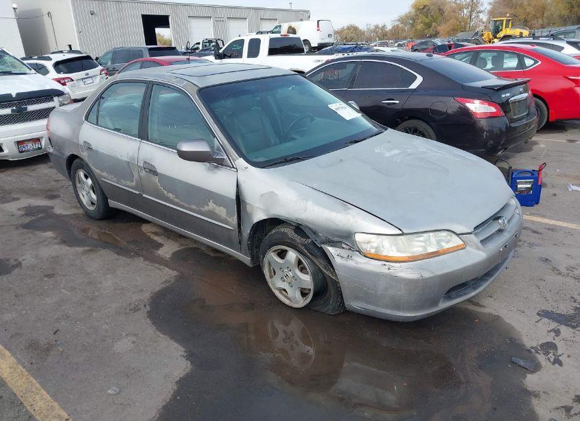 2000 Honda Accord 3.0 EX (VIN 1HGCG1653YA003712) main photo