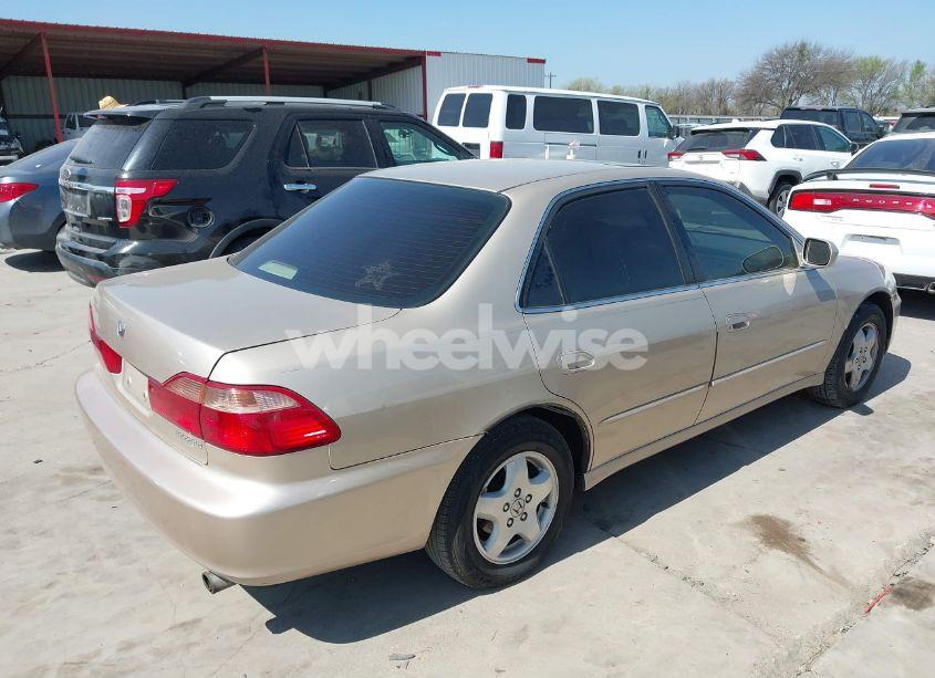 Photo 4 of 2000 Honda Accord 3.0 EX (VIN 1HGCG1653YA040176)