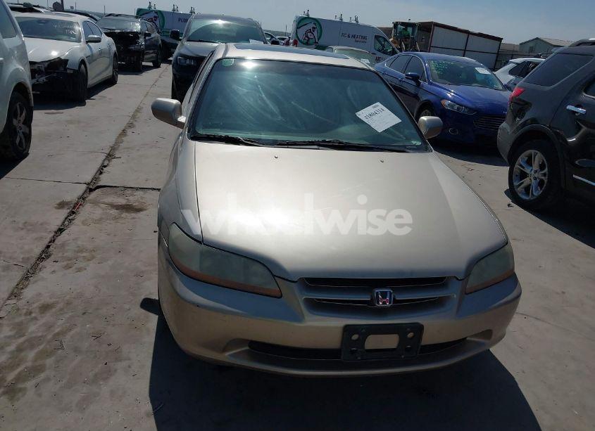 Photo 6 of 2000 Honda Accord 3.0 EX (VIN 1HGCG1653YA040176)