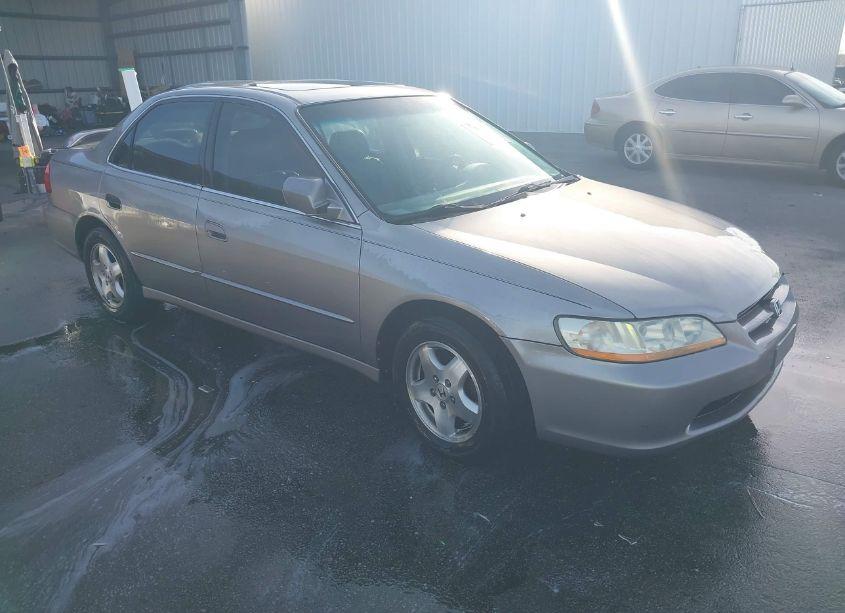 2000 Honda Accord 3.0 EX (VIN 1HGCG1653YA060136) main photo