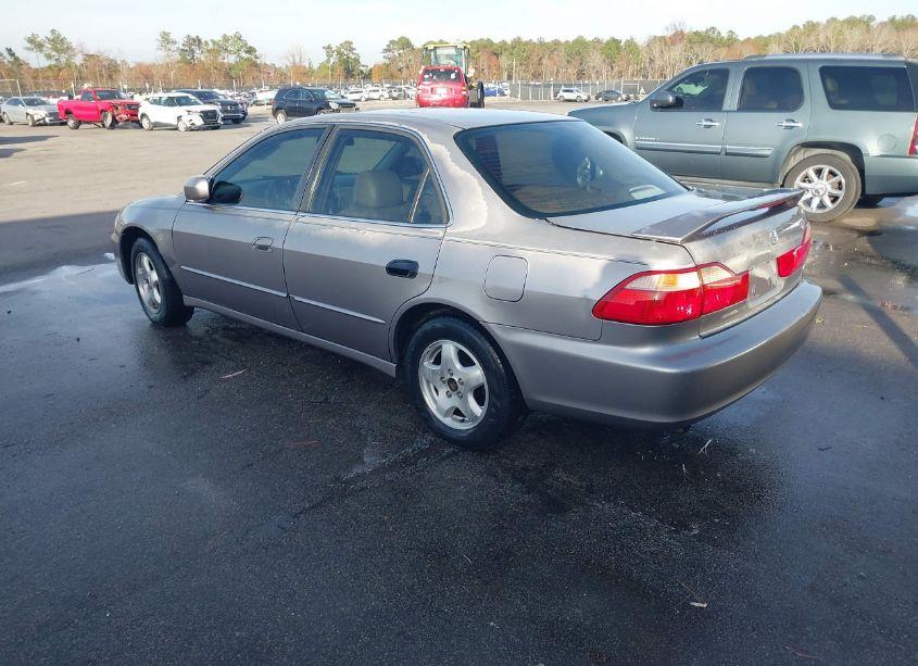 Photo 3 of 2000 Honda Accord 3.0 EX (VIN 1HGCG1653YA060136)