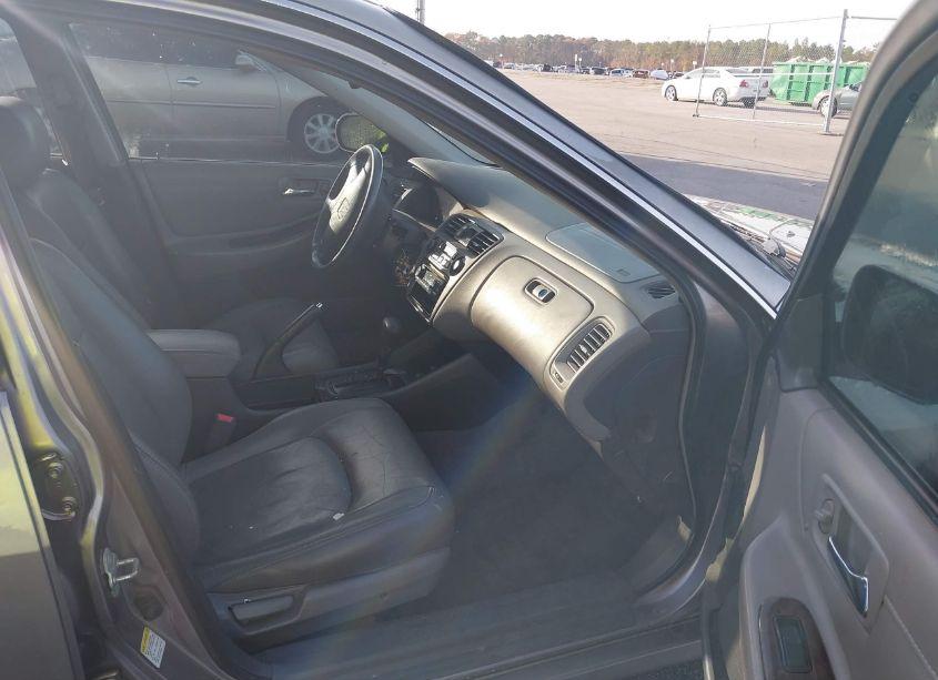 Photo 5 of 2000 Honda Accord 3.0 EX (VIN 1HGCG1653YA060136)