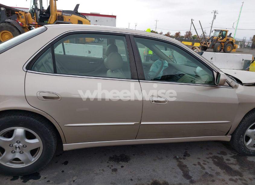 Photo 14 of 2000 Honda Accord 3.0 EX (VIN 1HGCG1653YA072996)