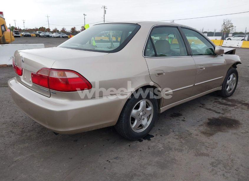 Photo 4 of 2000 Honda Accord 3.0 EX (VIN 1HGCG1653YA072996)