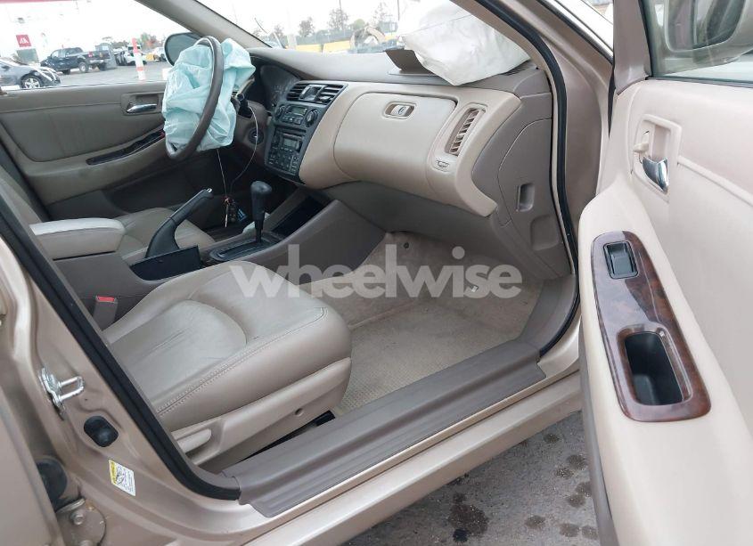 Photo 5 of 2000 Honda Accord 3.0 EX (VIN 1HGCG1653YA072996)