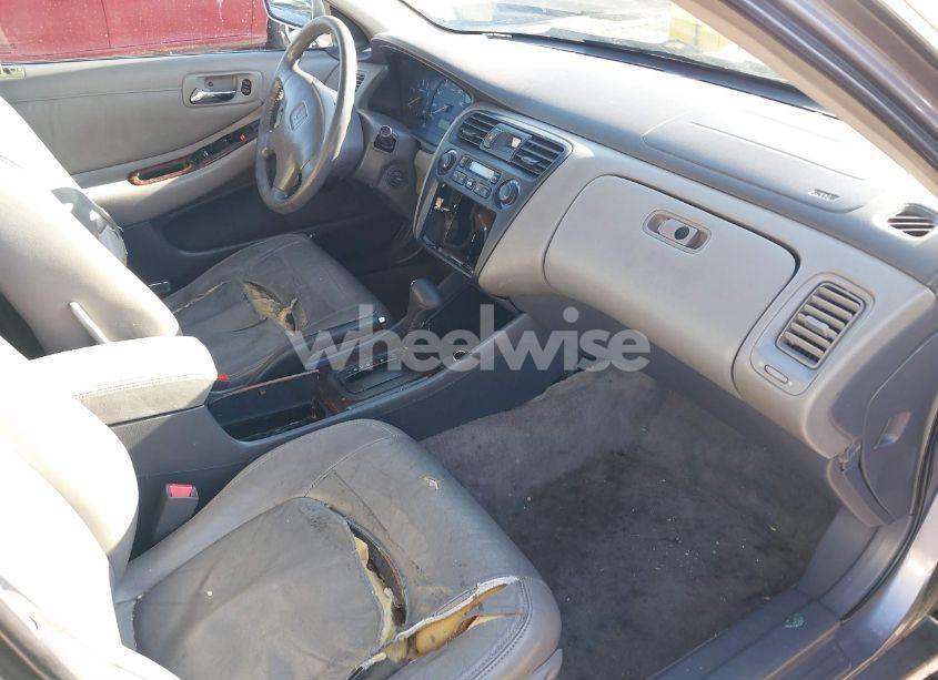 Photo 5 of 2000 Honda Accord 3.0 EX (VIN 1HGCG1653YA076613)