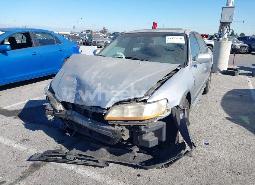 Photo 2 of 2001 Honda Accord 3.0 EX (VIN 1HGCG16541A009539)