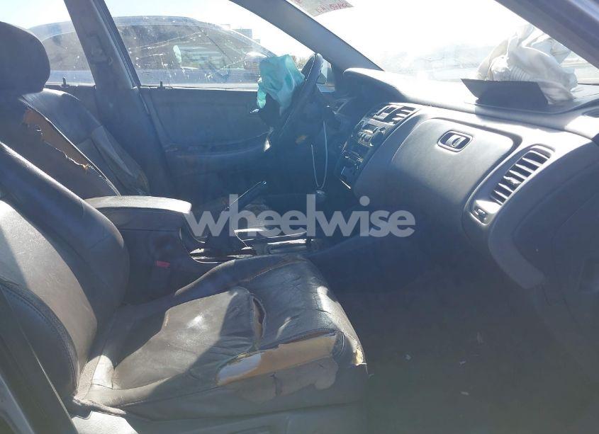 Photo 5 of 2001 Honda Accord 3.0 EX (VIN 1HGCG16541A009539)