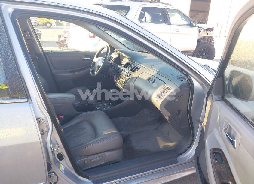 Photo 5 of 2002 Honda Accord 3.0 EX (VIN 1HGCG16542A016816)