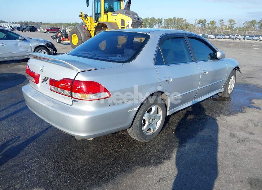 Photo 4 of 2002 Honda Accord EX (VIN 1HGCG16542A025841)