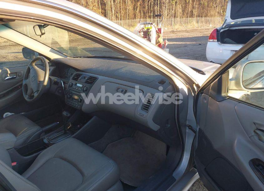 Photo 5 of 2002 Honda Accord 3.0 EX (VIN 1HGCG16542A039397)