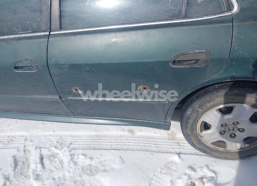 Photo 13 of 2002 Honda Accord 3.0 EX (VIN 1HGCG16542A072786)