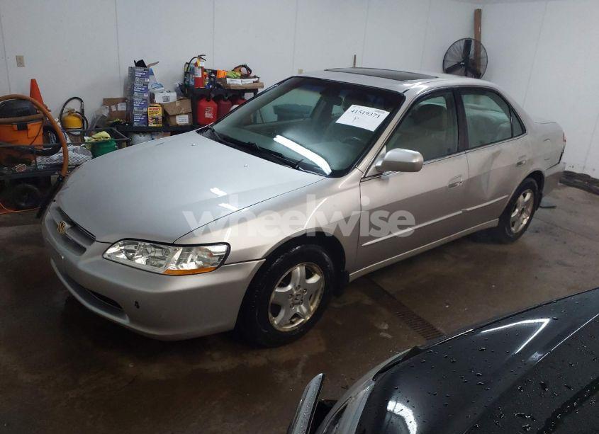 Photo 2 of 1998 Honda Accord EX V6 (VIN 1HGCG1654WA025960)