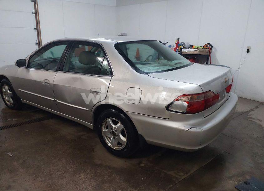 Photo 3 of 1998 Honda Accord EX V6 (VIN 1HGCG1654WA025960)