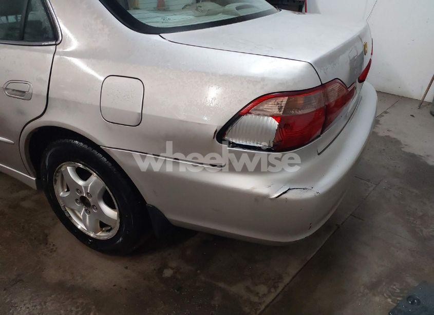 Photo 6 of 1998 Honda Accord EX V6 (VIN 1HGCG1654WA025960)