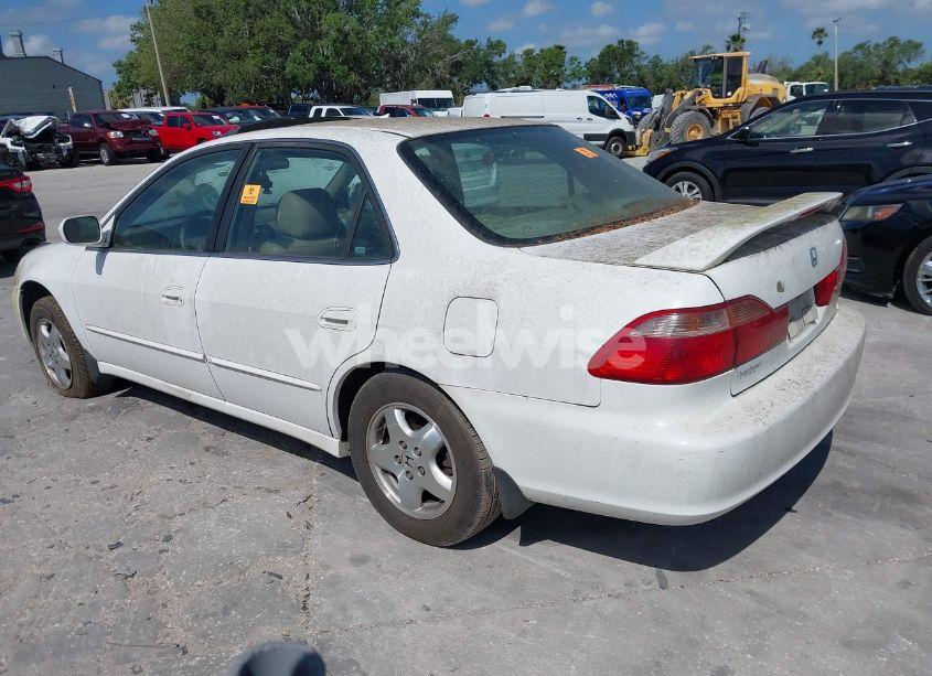 Photo 3 of 2000 Honda Accord 3.0 EX (VIN 1HGCG1654YA035441)