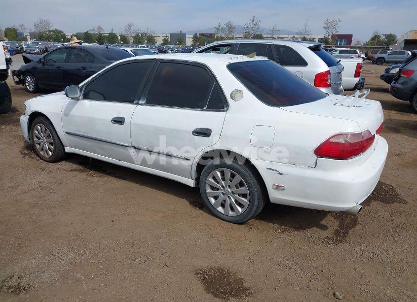 Photo 3 of 2000 Honda Accord 3.0 EX (VIN 1HGCG1654YA065958)