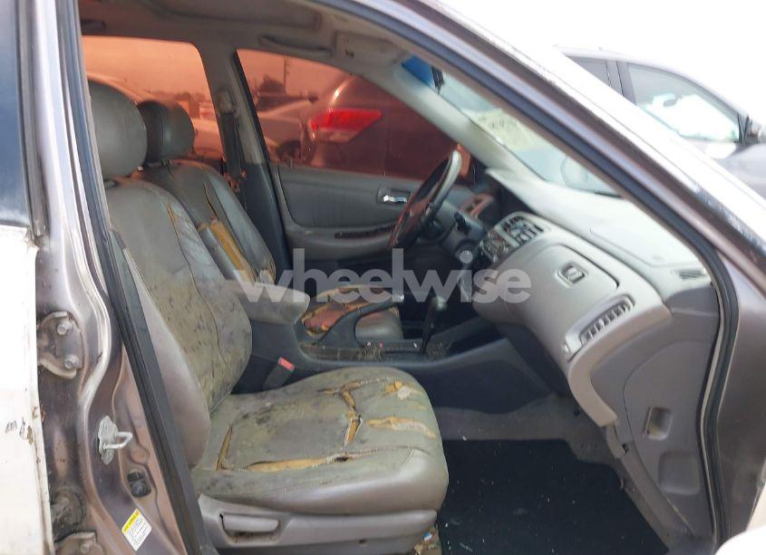 Photo 5 of 2000 Honda Accord 3.0 EX (VIN 1HGCG1654YA065958)