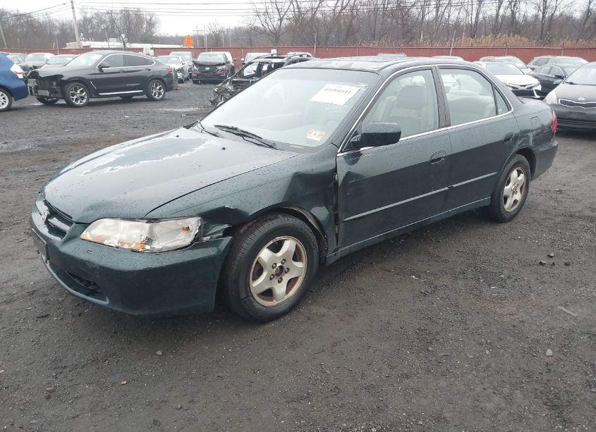Photo 2 of 2000 Honda Accord 3.0 EX (VIN 1HGCG1654YA068696)