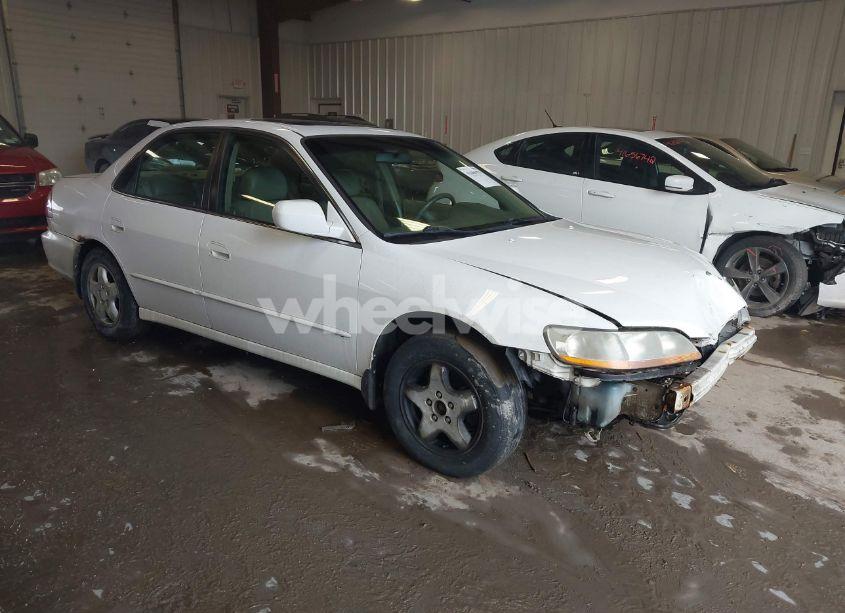 2000 Honda Accord 3.0 EX (VIN 1HGCG1654YA070691) main photo