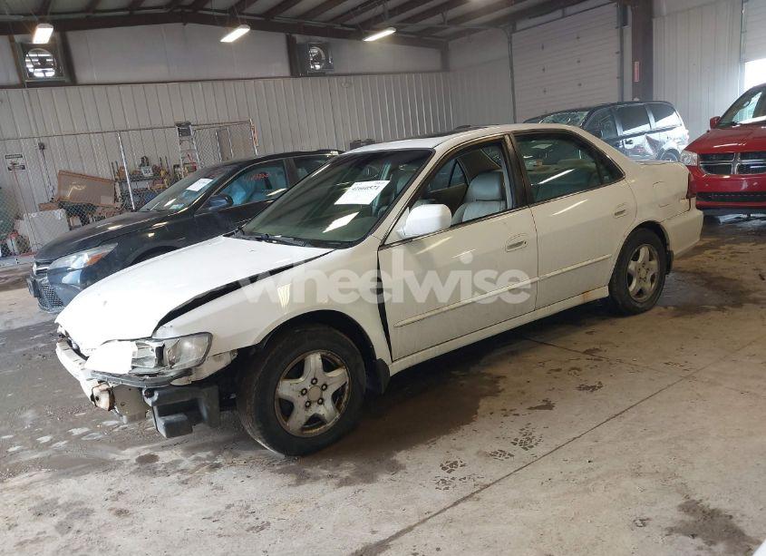 Photo 2 of 2000 Honda Accord 3.0 EX (VIN 1HGCG1654YA070691)