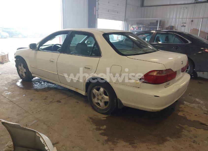 Photo 3 of 2000 Honda Accord 3.0 EX (VIN 1HGCG1654YA070691)