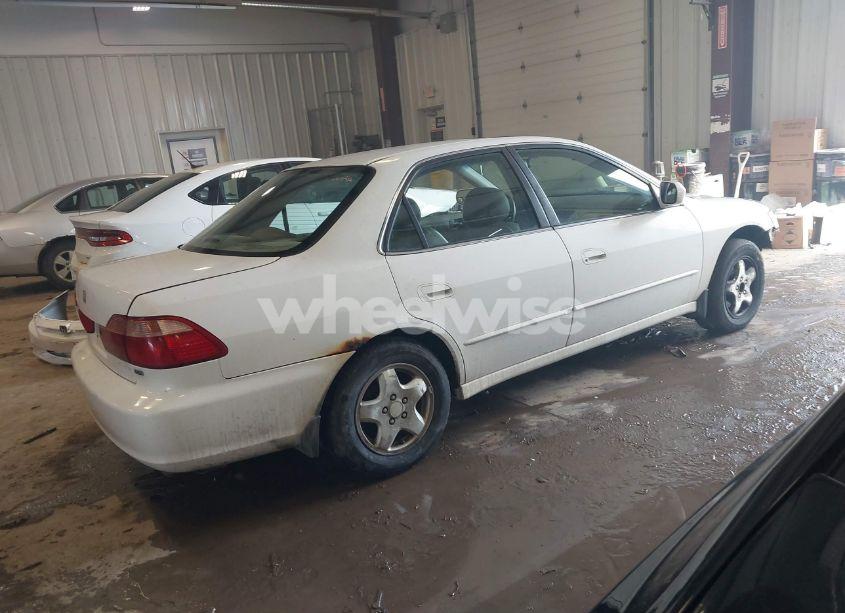 Photo 4 of 2000 Honda Accord 3.0 EX (VIN 1HGCG1654YA070691)