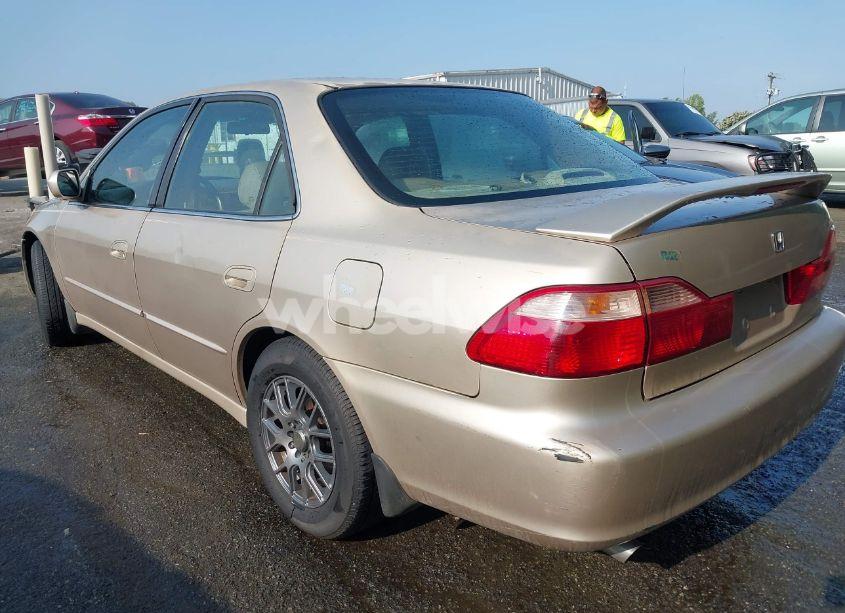 Photo 3 of 2000 Honda Accord 3.0 EX (VIN 1HGCG1654YA078659)
