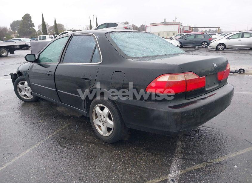 Photo 3 of 2000 Honda Accord 3.0 EX (VIN 1HGCG1654YA093405)