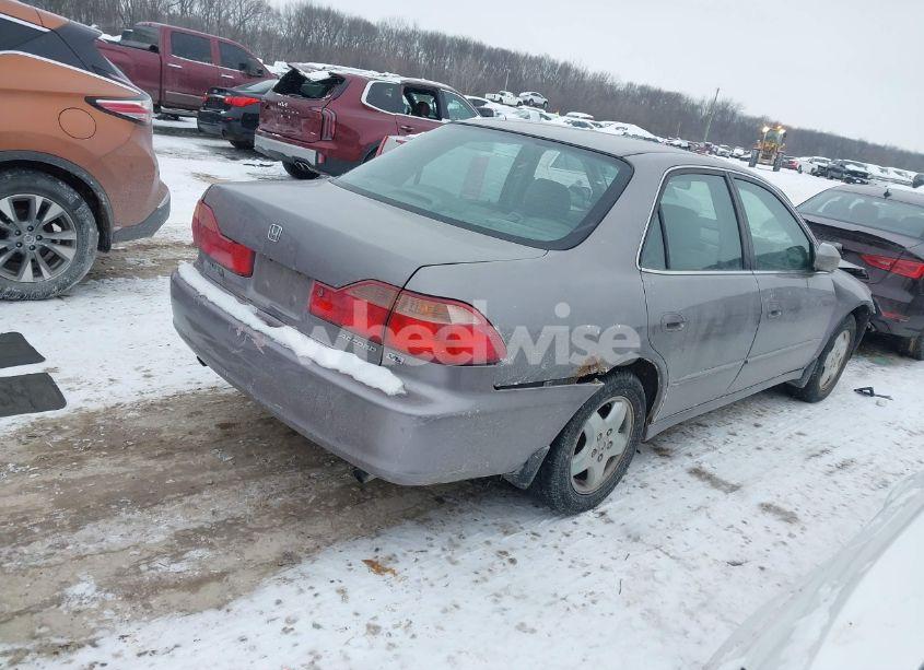 Photo 4 of 2000 Honda Accord 3.0 EX (VIN 1HGCG1654YA099043)