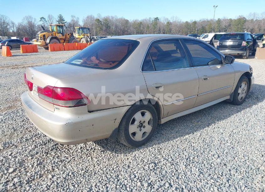 Photo 4 of 2001 Honda Accord 3.0 EX (VIN 1HGCG16551A035647)