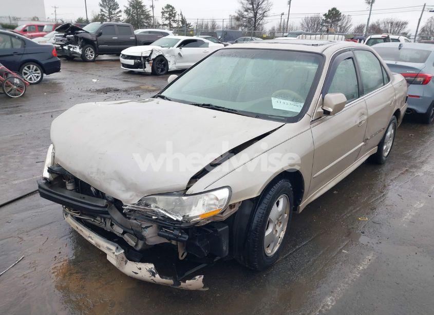 Photo 2 of 2001 Honda Accord 3.0 EX (VIN 1HGCG16551A083178)