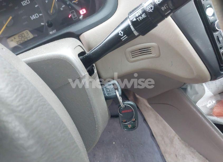 Photo 11 of 2002 Honda Accord 3.0 EX (VIN 1HGCG16552A068858)