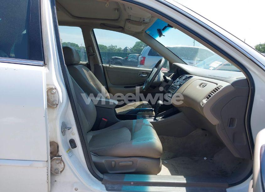 Photo 5 of 2002 Honda Accord 3.0 EX (VIN 1HGCG16552A075664)