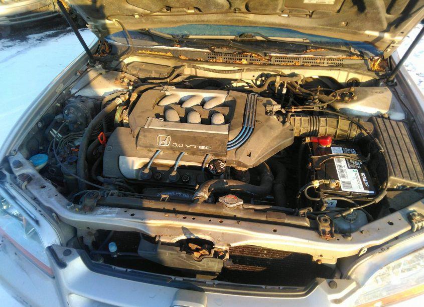 Photo 10 of 1998 Honda Accord EX V6 (VIN 1HGCG1655WA001814)