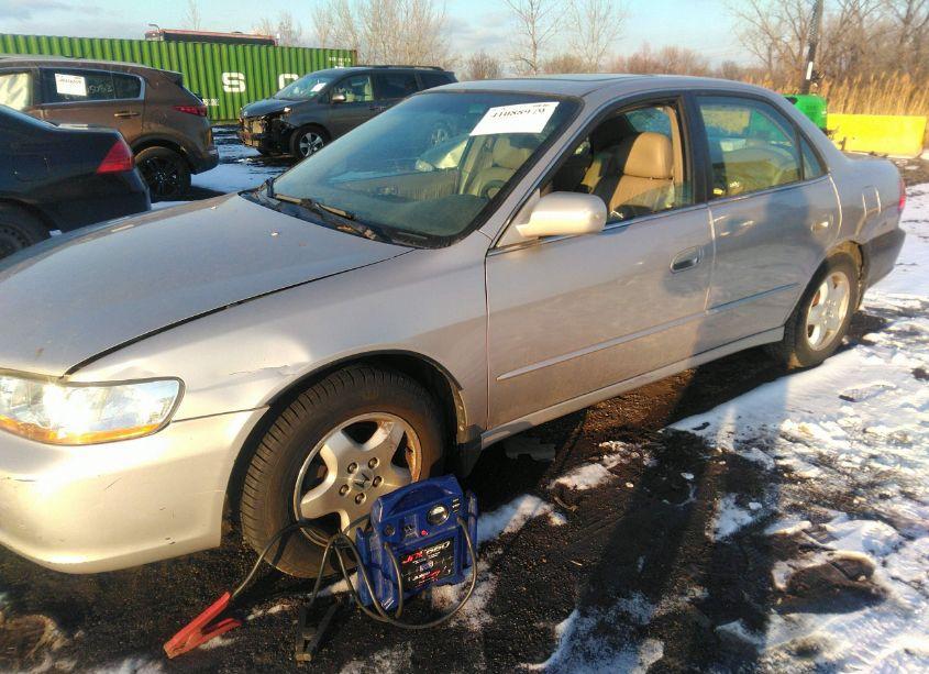 Photo 2 of 1998 Honda Accord EX V6 (VIN 1HGCG1655WA001814)