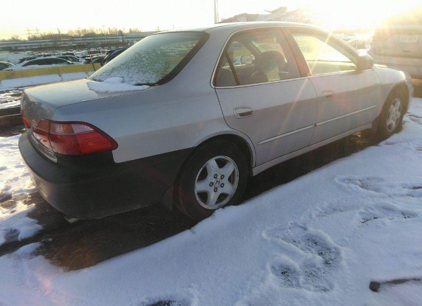 Photo 4 of 1998 Honda Accord EX V6 (VIN 1HGCG1655WA001814)