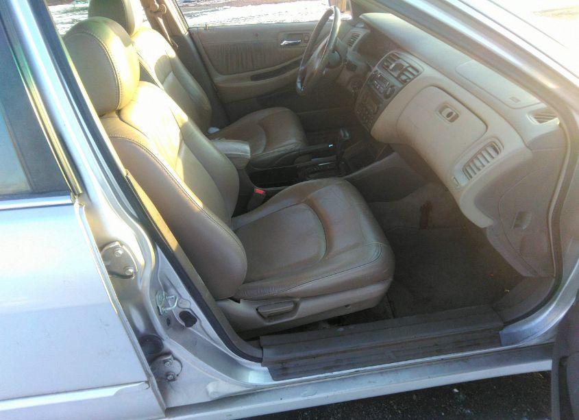 Photo 5 of 1998 Honda Accord EX V6 (VIN 1HGCG1655WA001814)