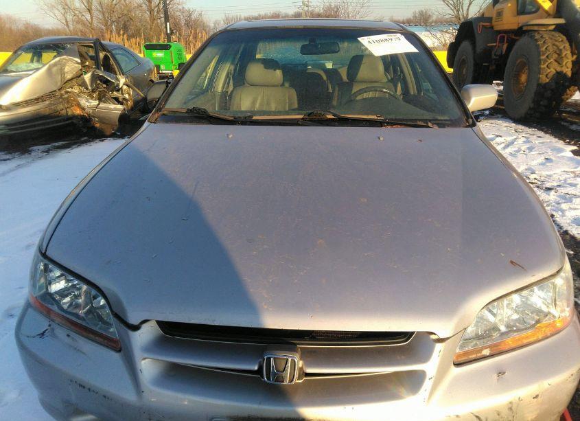 Photo 6 of 1998 Honda Accord EX V6 (VIN 1HGCG1655WA001814)