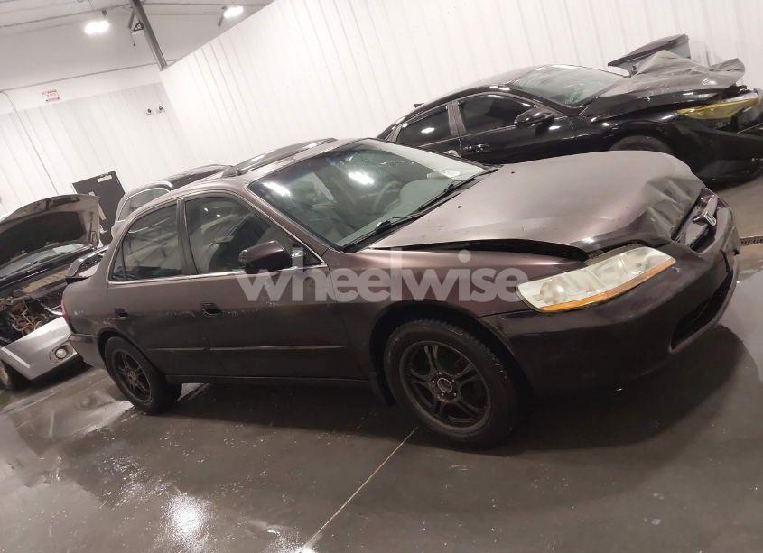 Photo 13 of 1999 Honda Accord EX V6 (VIN 1HGCG1655XA012104)