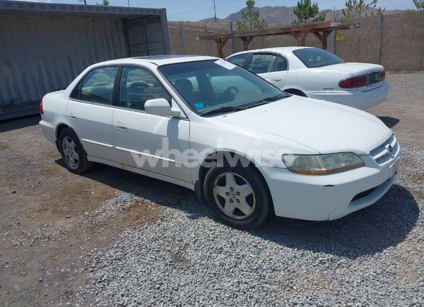 1999 Honda Accord EX V6 (VIN 1HGCG1655XA038752) main photo