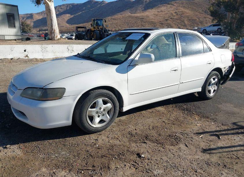 Photo 2 of 2000 Honda Accord 3.0 EX (VIN 1HGCG1655YA011889)