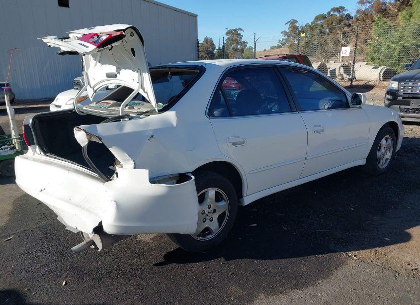 Photo 4 of 2000 Honda Accord 3.0 EX (VIN 1HGCG1655YA011889)