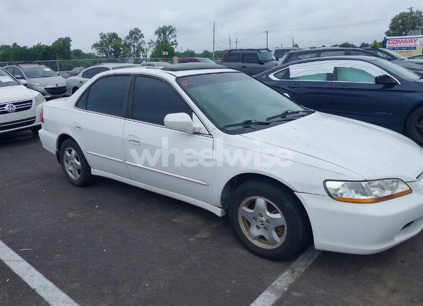 2000 Honda Accord 3.0 EX (VIN 1HGCG1655YA052734) main photo