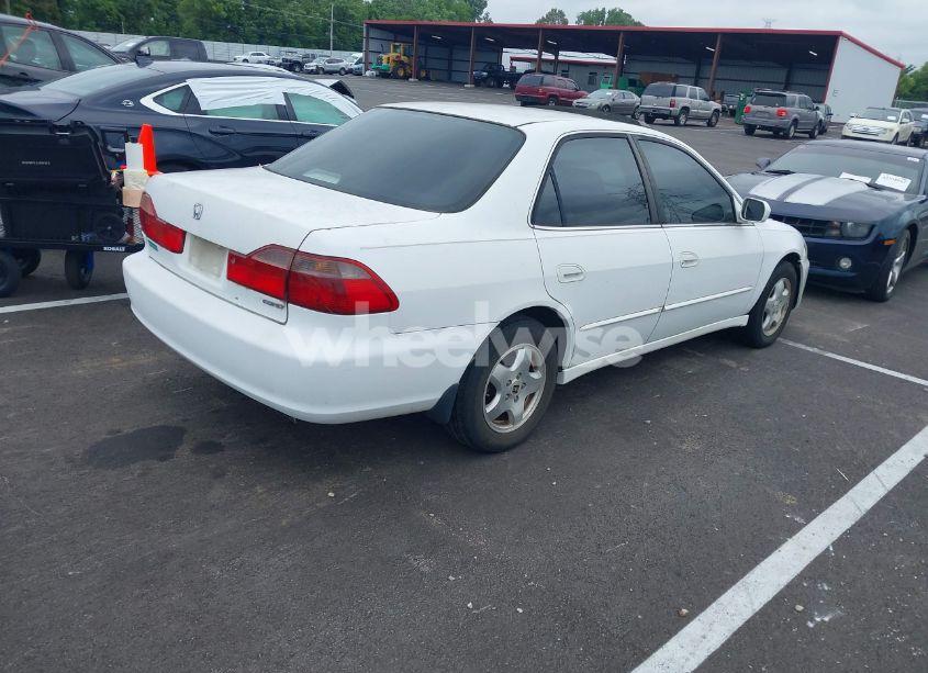 Photo 4 of 2000 Honda Accord 3.0 EX (VIN 1HGCG1655YA052734)
