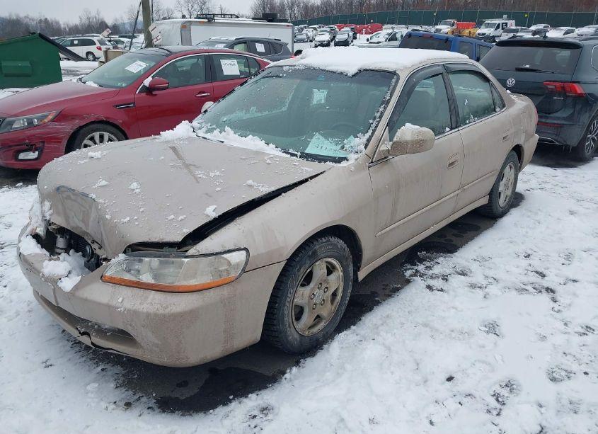 Photo 2 of 2000 Honda Accord 3.0 EX (VIN 1HGCG1655YA056945)